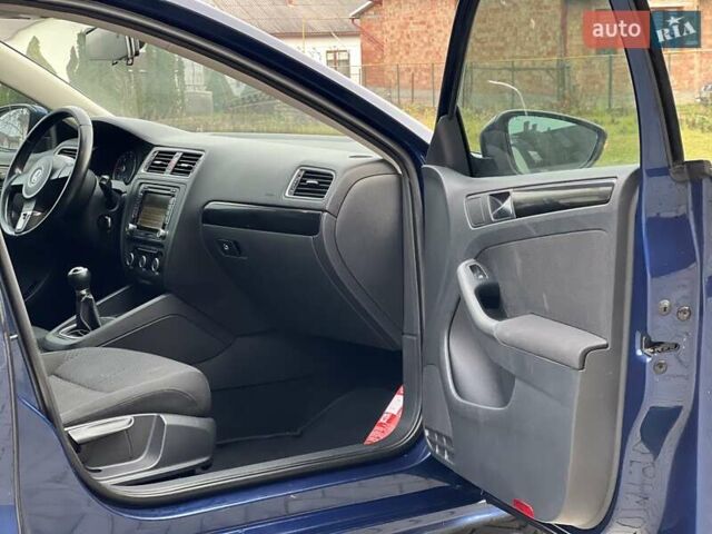 Синий Фольксваген Джетта, объемом двигателя 1.6 л и пробегом 230 тыс. км за 7150 $, фото 41 на Automoto.ua