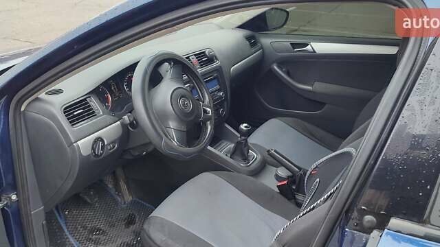 Синій Фольксваген Джетта, об'ємом двигуна 1.97 л та пробігом 224 тис. км за 10500 $, фото 7 на Automoto.ua