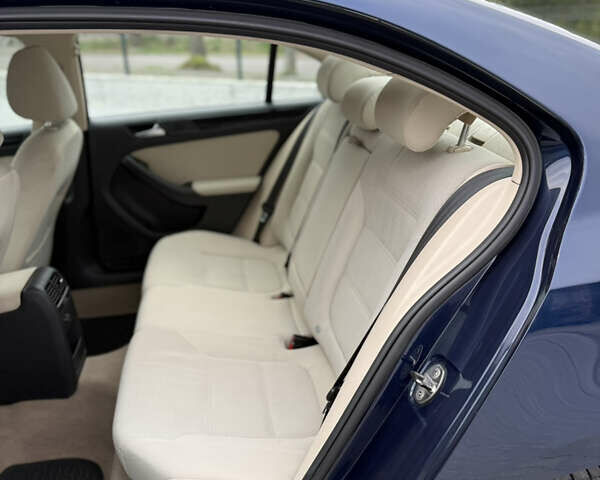 Синій Фольксваген Джетта, об'ємом двигуна 1.6 л та пробігом 210 тис. км за 7550 $, фото 11 на Automoto.ua