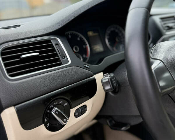 Синій Фольксваген Джетта, об'ємом двигуна 1.6 л та пробігом 210 тис. км за 7550 $, фото 22 на Automoto.ua