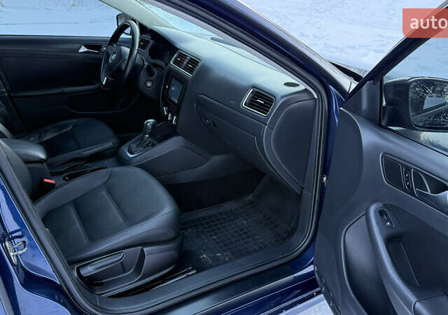 Синій Фольксваген Джетта, об'ємом двигуна 2.48 л та пробігом 210 тис. км за 8900 $, фото 10 на Automoto.ua