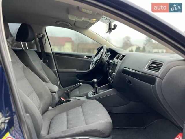 Синий Фольксваген Джетта, объемом двигателя 1.6 л и пробегом 230 тыс. км за 7150 $, фото 39 на Automoto.ua