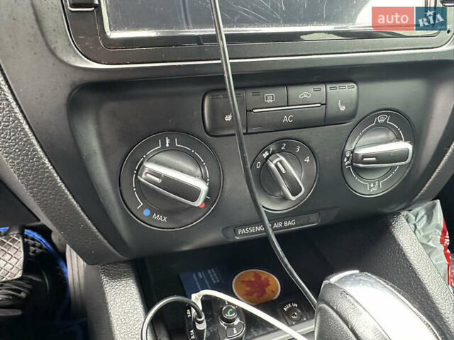 Синий Фольксваген Джетта, объемом двигателя 2.48 л и пробегом 142 тыс. км за 7999 $, фото 83 на Automoto.ua