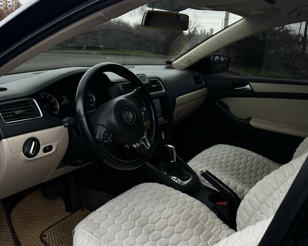 Синій Фольксваген Джетта, об'ємом двигуна 2.5 л та пробігом 208 тис. км за 9300 $, фото 7 на Automoto.ua