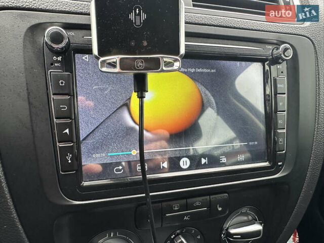 Синий Фольксваген Джетта, объемом двигателя 2.48 л и пробегом 142 тыс. км за 7999 $, фото 90 на Automoto.ua