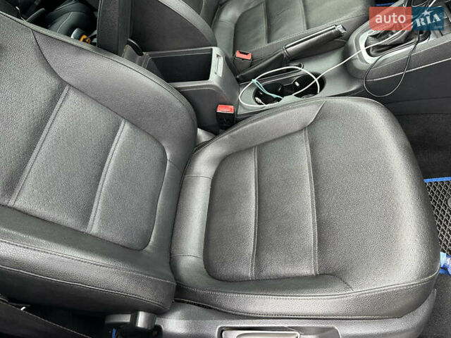 Синий Фольксваген Джетта, объемом двигателя 2.48 л и пробегом 142 тыс. км за 7999 $, фото 69 на Automoto.ua