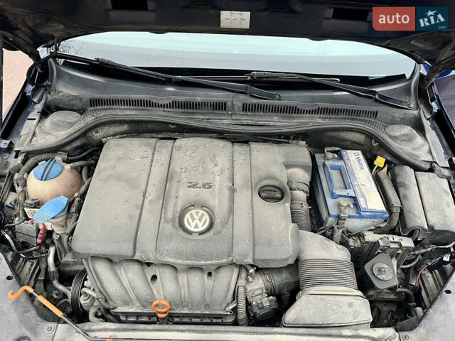 Синий Фольксваген Джетта, объемом двигателя 2.5 л и пробегом 258 тыс. км за 7800 $, фото 29 на Automoto.ua