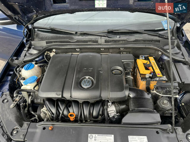 Синий Фольксваген Джетта, объемом двигателя 2.48 л и пробегом 142 тыс. км за 7999 $, фото 94 на Automoto.ua