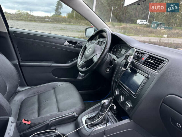 Синий Фольксваген Джетта, объемом двигателя 2.48 л и пробегом 142 тыс. км за 7999 $, фото 77 на Automoto.ua