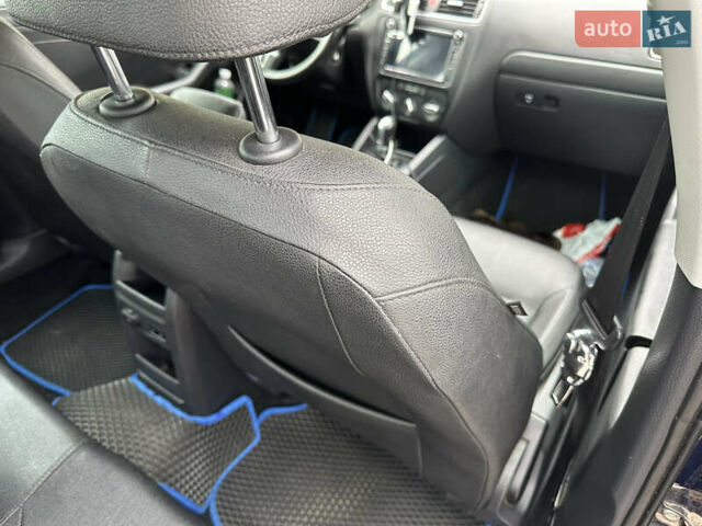 Синий Фольксваген Джетта, объемом двигателя 2.48 л и пробегом 142 тыс. км за 7999 $, фото 78 на Automoto.ua