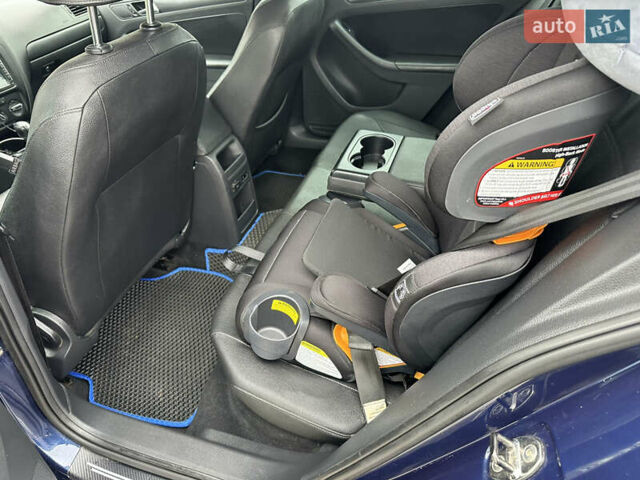 Синий Фольксваген Джетта, объемом двигателя 2.48 л и пробегом 142 тыс. км за 7999 $, фото 79 на Automoto.ua