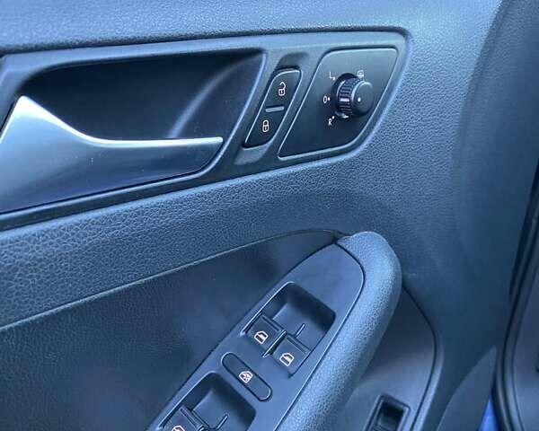 Синій Фольксваген Джетта, об'ємом двигуна 2.47 л та пробігом 171 тис. км за 9300 $, фото 20 на Automoto.ua