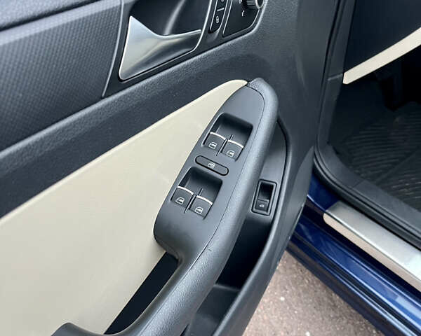 Синий Фольксваген Джетта, объемом двигателя 2.5 л и пробегом 258 тыс. км за 7800 $, фото 16 на Automoto.ua