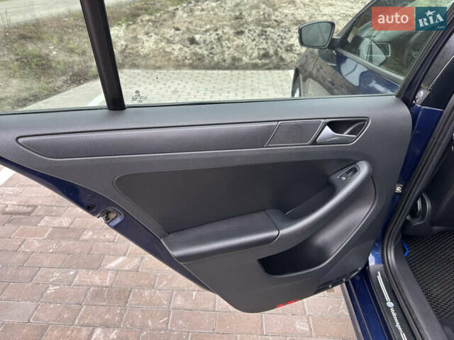 Синий Фольксваген Джетта, объемом двигателя 2.48 л и пробегом 142 тыс. км за 7999 $, фото 80 на Automoto.ua