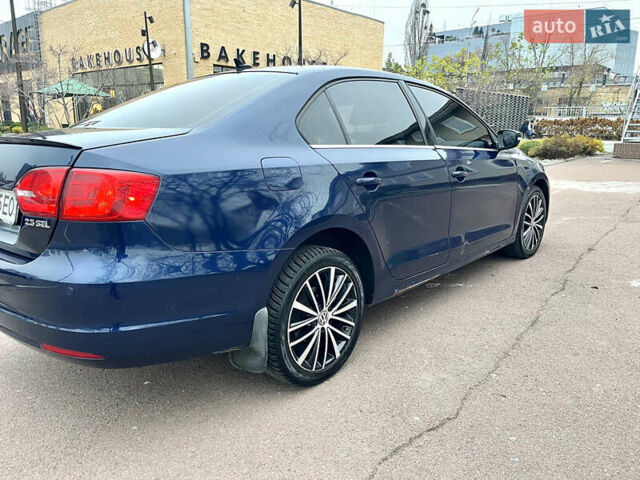 Синий Фольксваген Джетта, объемом двигателя 2.5 л и пробегом 258 тыс. км за 7800 $, фото 1 на Automoto.ua