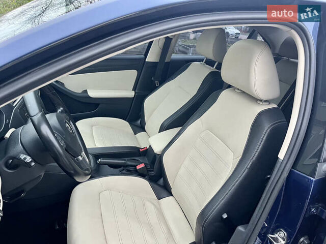 Синий Фольксваген Джетта, объемом двигателя 2.5 л и пробегом 258 тыс. км за 7800 $, фото 17 на Automoto.ua