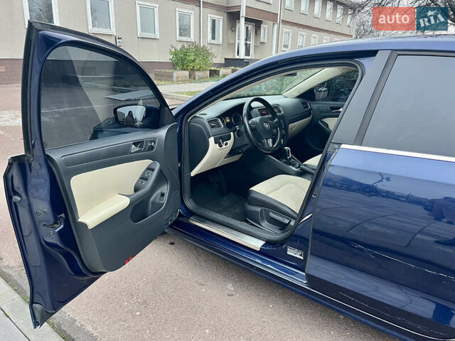 Синий Фольксваген Джетта, объемом двигателя 2.5 л и пробегом 258 тыс. км за 7800 $, фото 14 на Automoto.ua