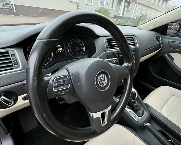 Синий Фольксваген Джетта, объемом двигателя 2.5 л и пробегом 258 тыс. км за 7800 $, фото 26 на Automoto.ua