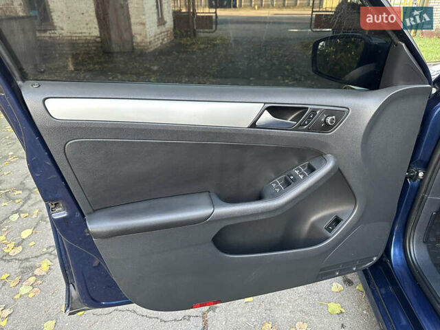 Синій Фольксваген Джетта, об'ємом двигуна 2.48 л та пробігом 240 тис. км за 7350 $, фото 16 на Automoto.ua
