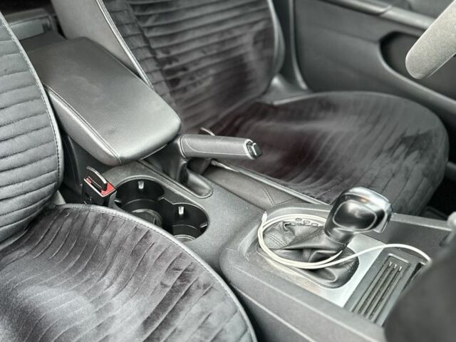 Фольксваген Джетта 2013 в Кицмане на Automoto.ua Синий Фольксваген Джетта, объемом двигателя 2 л и пробегом 160 тыс. км за 9600 $, фото 11 на Automoto.ua