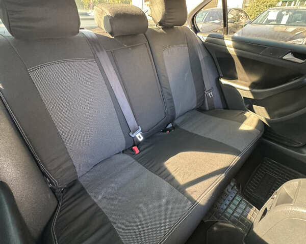 Синій Фольксваген Джетта, об'ємом двигуна 1.8 л та пробігом 158 тис. км за 7999 $, фото 15 на Automoto.ua