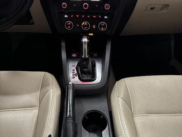 Синий Фольксваген Джетта, объемом двигателя 1.4 л и пробегом 216 тыс. км за 7800 $, фото 15 на Automoto.ua