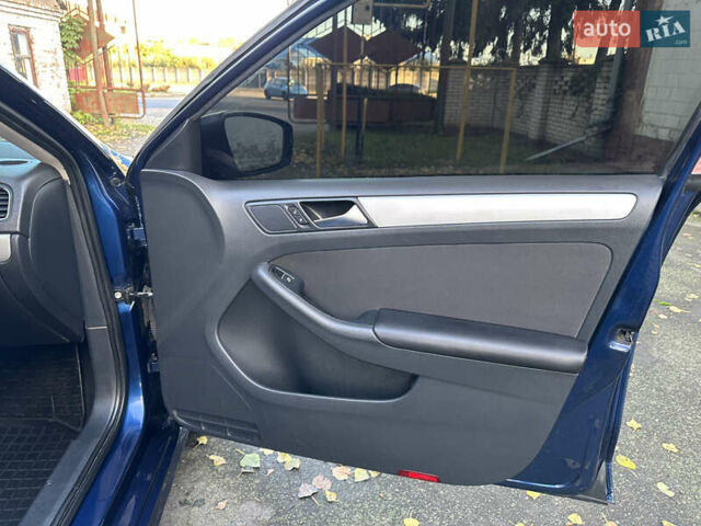 Синій Фольксваген Джетта, об'ємом двигуна 2.48 л та пробігом 240 тис. км за 7350 $, фото 17 на Automoto.ua