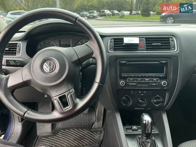 Синій Фольксваген Джетта, об'ємом двигуна 1.98 л та пробігом 237 тис. км за 7850 $, фото 7 на Automoto.ua