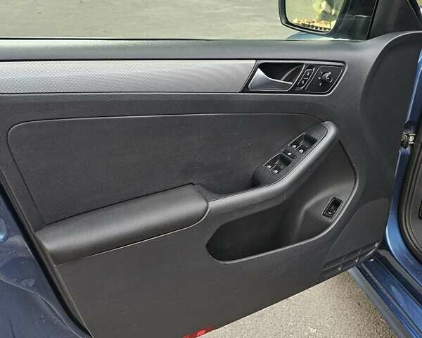 Фольксваген Джетта 2014 в Киеве на Automoto.ua Синий Фольксваген Джетта, объемом двигателя 1.8 л и пробегом 180 тыс. км за 6700 $, фото 17 на Automoto.ua