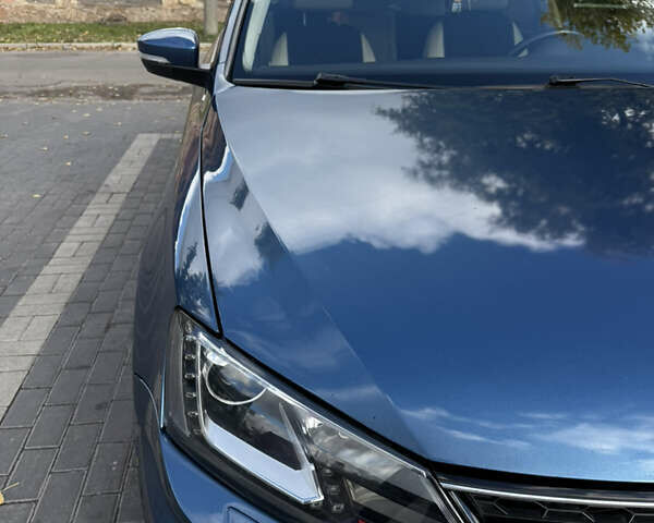 Фольксваген Джетта 2014 в Кропивницком (Кировограде) на Automoto.ua Синий Фольксваген Джетта, объемом двигателя 1.8 л и пробегом 113 тыс. км за 10700 $, фото 1 на Automoto.ua