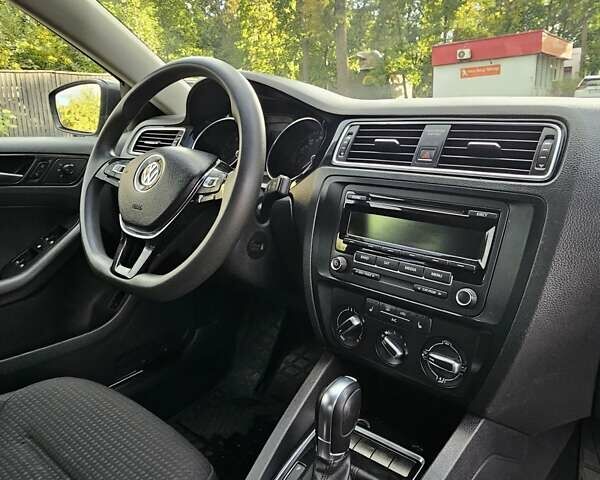 Фольксваген Джетта 2014 в Киеве на Automoto.ua Синий Фольксваген Джетта, объемом двигателя 1.8 л и пробегом 180 тыс. км за 6700 $, фото 13 на Automoto.ua