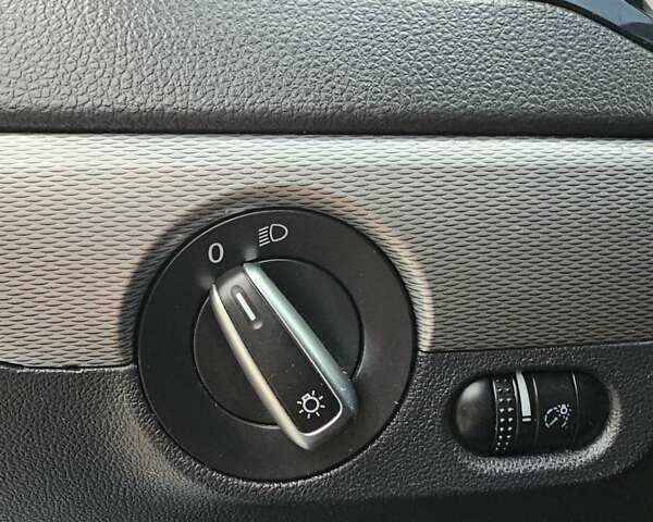 Фольксваген Джетта 2014 в Киеве на Automoto.ua Синий Фольксваген Джетта, объемом двигателя 1.8 л и пробегом 180 тыс. км за 6700 $, фото 19 на Automoto.ua