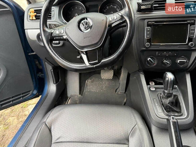 Синий Фольксваген Джетта, объемом двигателя 1.8 л и пробегом 172 тыс. км за 9700 $, фото 6 на Automoto.ua