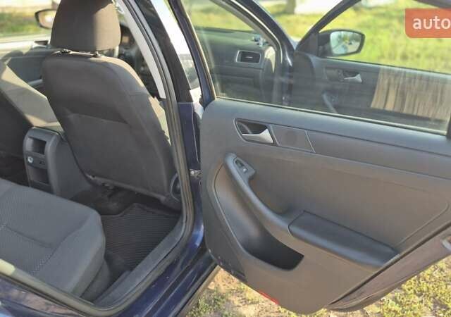 Синій Фольксваген Джетта, об'ємом двигуна 2 л та пробігом 160 тис. км за 8500 $, фото 17 на Automoto.ua