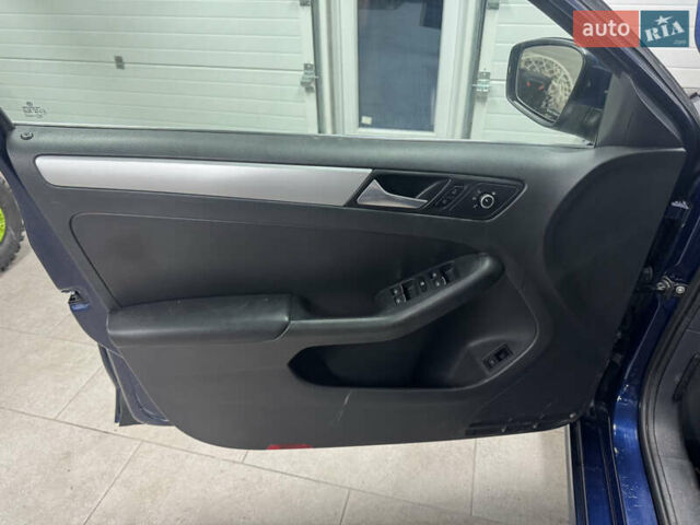 Синий Фольксваген Джетта, объемом двигателя 1.8 л и пробегом 100 тыс. км за 5500 $, фото 25 на Automoto.ua