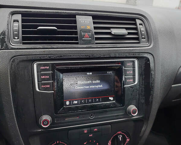 Синий Фольксваген Джетта, объемом двигателя 1.4 л и пробегом 178 тыс. км за 8500 $, фото 30 на Automoto.ua