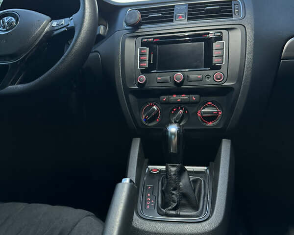 Синий Фольксваген Джетта, объемом двигателя 1.8 л и пробегом 215 тыс. км за 10800 $, фото 9 на Automoto.ua