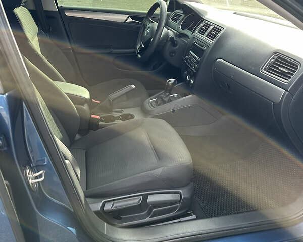 Синий Фольксваген Джетта, объемом двигателя 1.8 л и пробегом 157 тыс. км за 10500 $, фото 8 на Automoto.ua