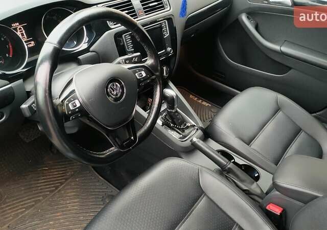 Синий Фольксваген Джетта, объемом двигателя 1.8 л и пробегом 154 тыс. км за 10000 $, фото 3 на Automoto.ua