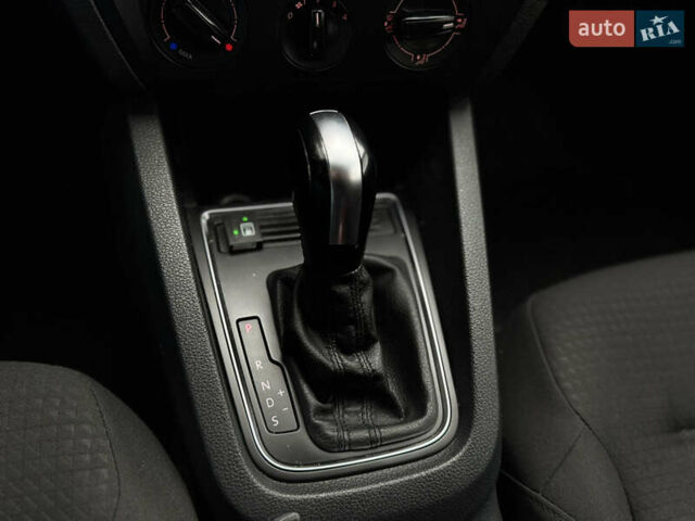 Синій Фольксваген Джетта, об'ємом двигуна 1.98 л та пробігом 216 тис. км за 9500 $, фото 13 на Automoto.ua