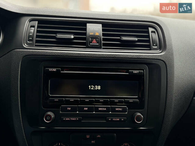 Синій Фольксваген Джетта, об'ємом двигуна 1.98 л та пробігом 216 тис. км за 9500 $, фото 11 на Automoto.ua