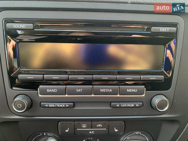 Синий Фольксваген Джетта, объемом двигателя 1.8 л и пробегом 145 тыс. км за 9600 $, фото 14 на Automoto.ua