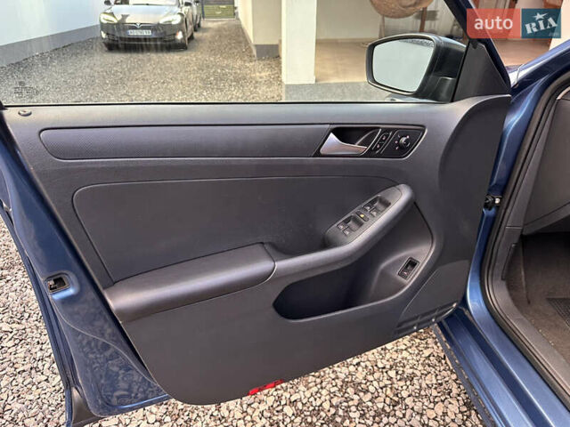 Синий Фольксваген Джетта, объемом двигателя 1.4 л и пробегом 236 тыс. км за 7999 $, фото 38 на Automoto.ua