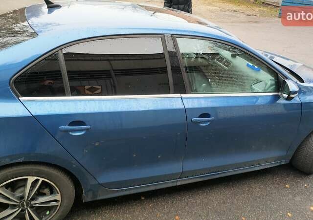 Синий Фольксваген Джетта, объемом двигателя 1.8 л и пробегом 154 тыс. км за 10000 $, фото 6 на Automoto.ua