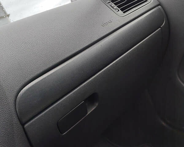 Синий Фольксваген Джетта, объемом двигателя 1.4 л и пробегом 178 тыс. км за 8500 $, фото 33 на Automoto.ua