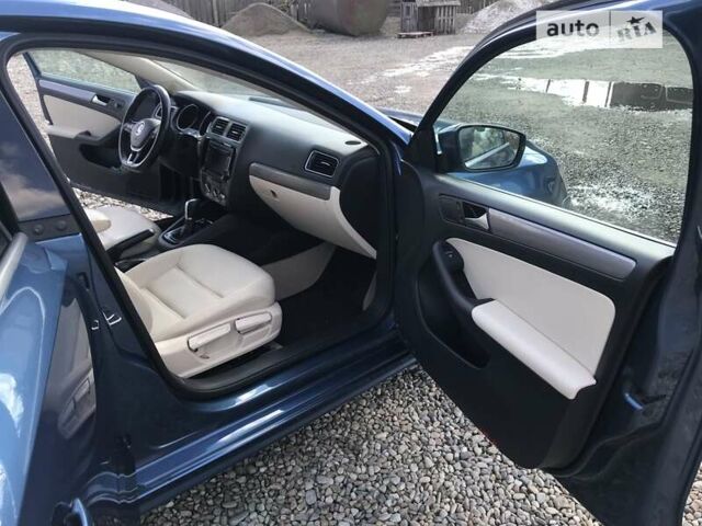 Синій Фольксваген Джетта, об'ємом двигуна 2 л та пробігом 238 тис. км за 10400 $, фото 6 на Automoto.ua