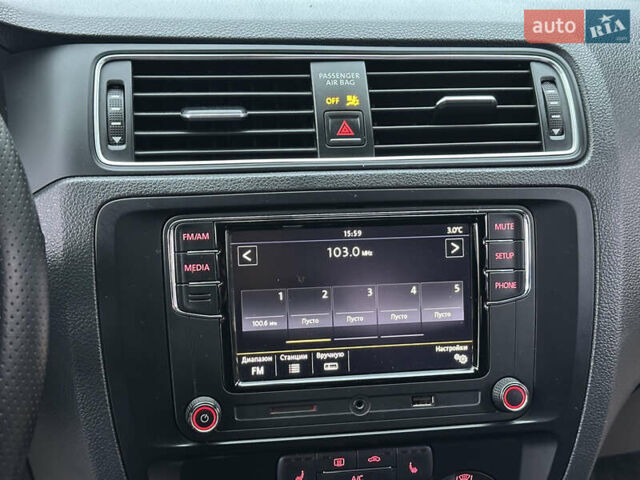 Синій Фольксваген Джетта, об'ємом двигуна 1.8 л та пробігом 134 тис. км за 9999 $, фото 30 на Automoto.ua