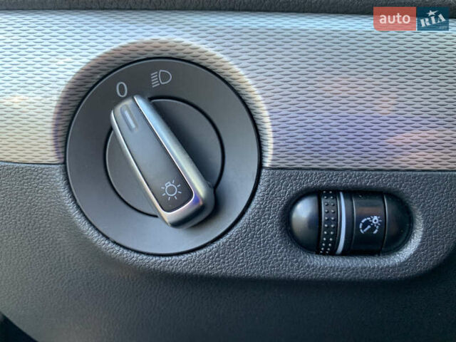 Синий Фольксваген Джетта, объемом двигателя 1.8 л и пробегом 145 тыс. км за 9600 $, фото 11 на Automoto.ua