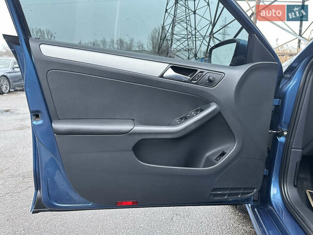 Синій Фольксваген Джетта, об'ємом двигуна 1.8 л та пробігом 134 тис. км за 9999 $, фото 14 на Automoto.ua