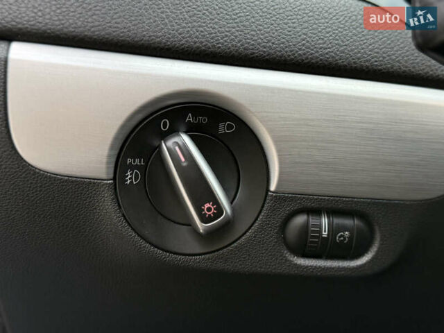 Фольксваген Джетта 2015 у Одесі на Automoto.ua Синій Фольксваген Джетта, об'ємом двигуна 1.39 л та пробігом 240 тис. км за 8900 $, фото 56 на Automoto.ua